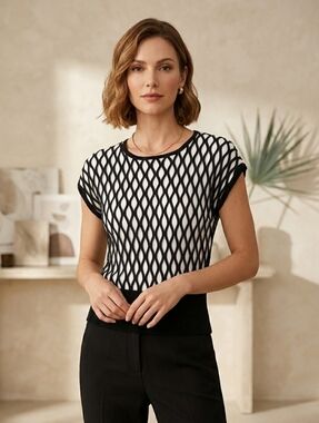 Joseph A Knitted top Black & White sz M